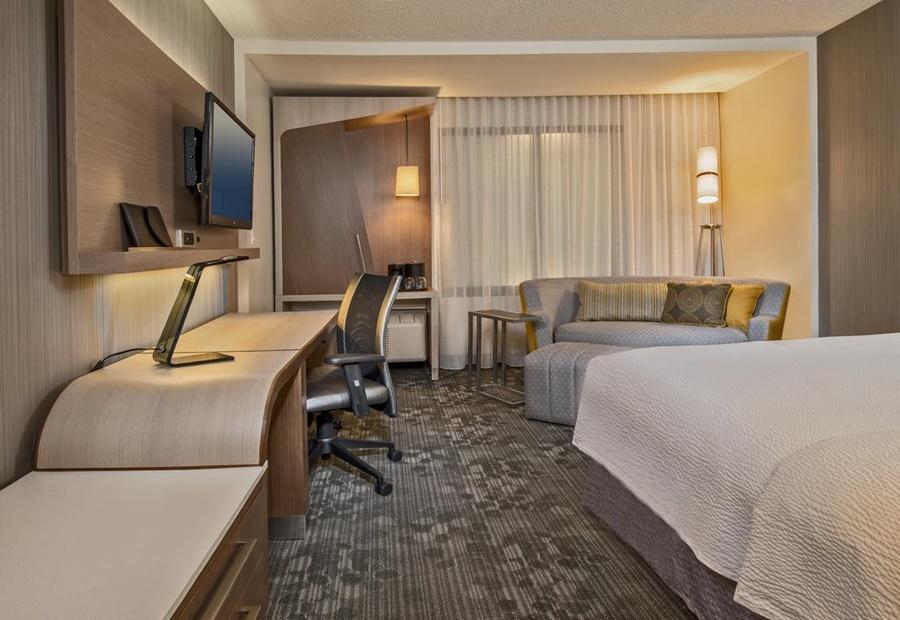 Courtyard By Marriott Saskatoon Airport Hotel Ngoại thất bức ảnh
