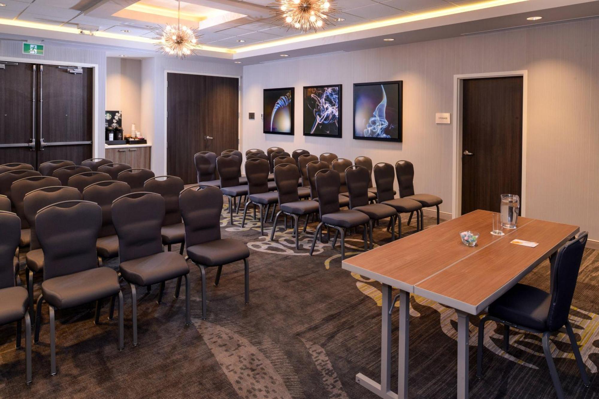 Courtyard By Marriott Saskatoon Airport Hotel Ngoại thất bức ảnh
