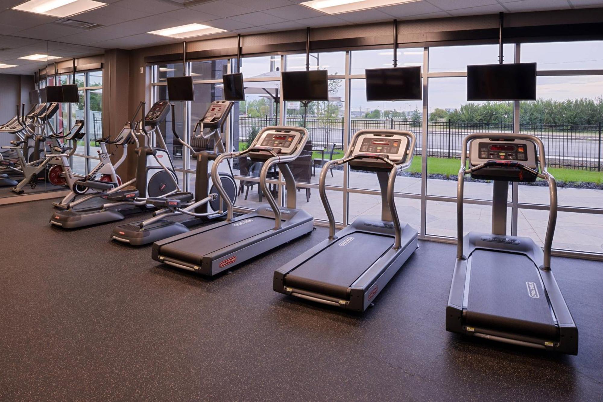Courtyard By Marriott Saskatoon Airport Hotel Ngoại thất bức ảnh
