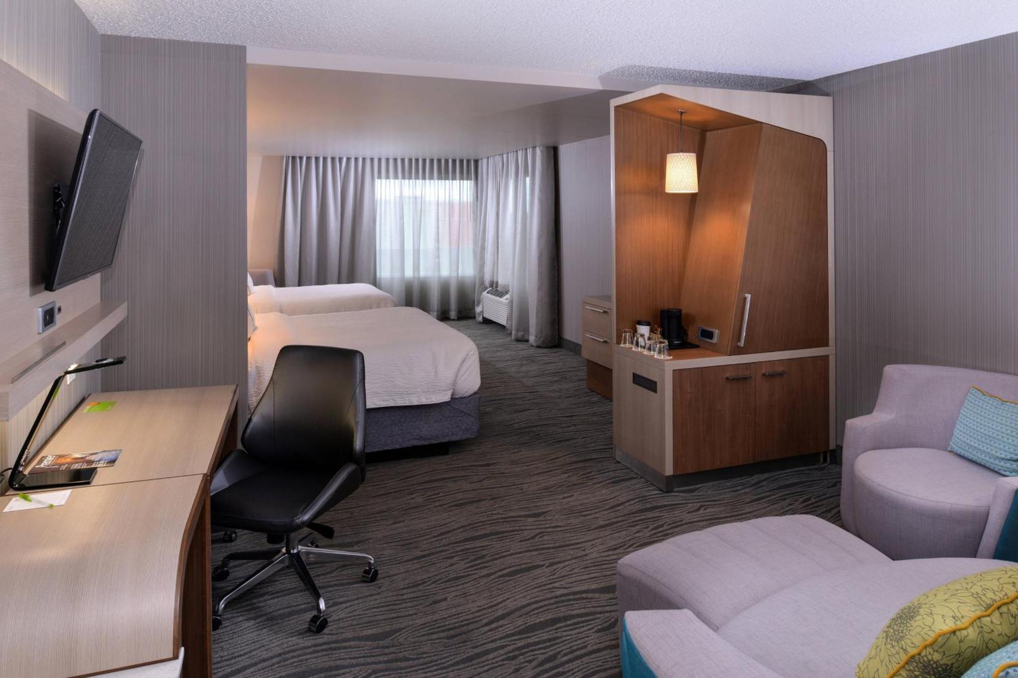 Courtyard By Marriott Saskatoon Airport Hotel Ngoại thất bức ảnh