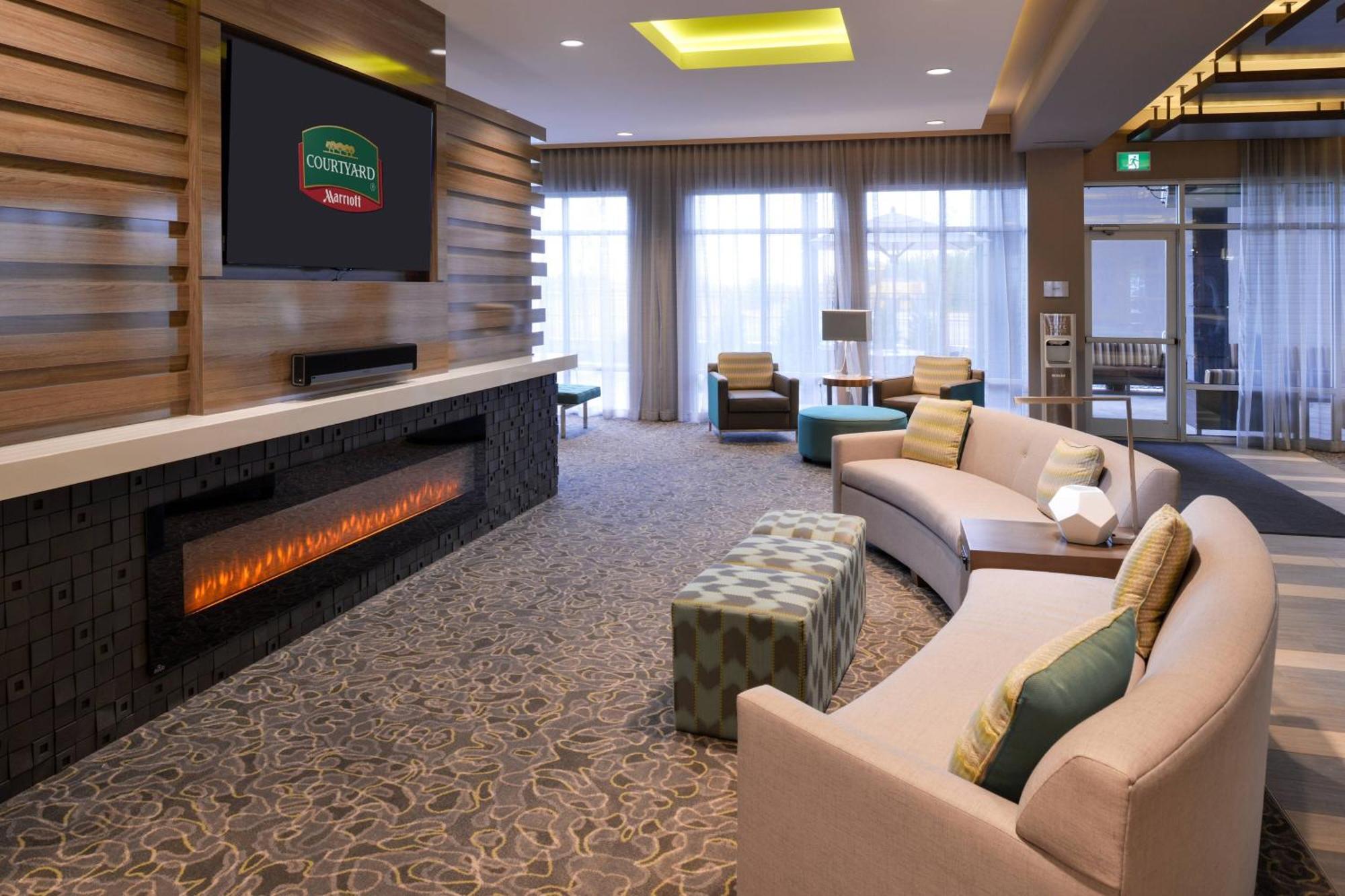Courtyard By Marriott Saskatoon Airport Hotel Ngoại thất bức ảnh