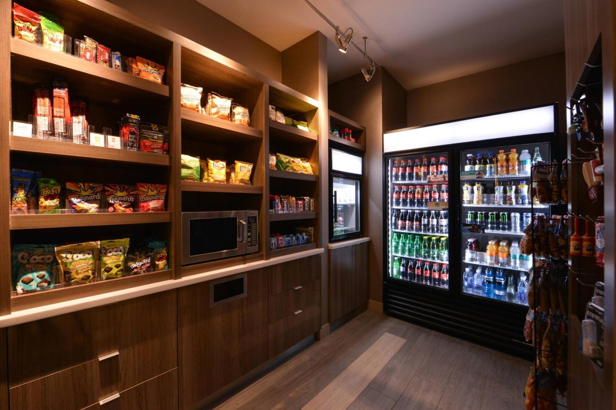 Courtyard By Marriott Saskatoon Airport Hotel Ngoại thất bức ảnh