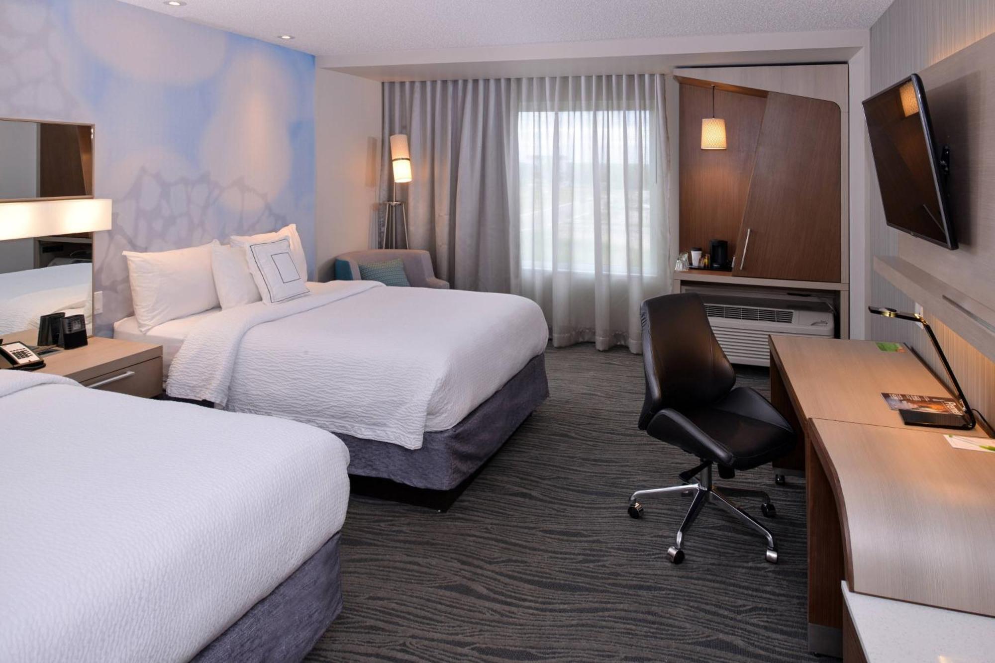 Courtyard By Marriott Saskatoon Airport Hotel Ngoại thất bức ảnh