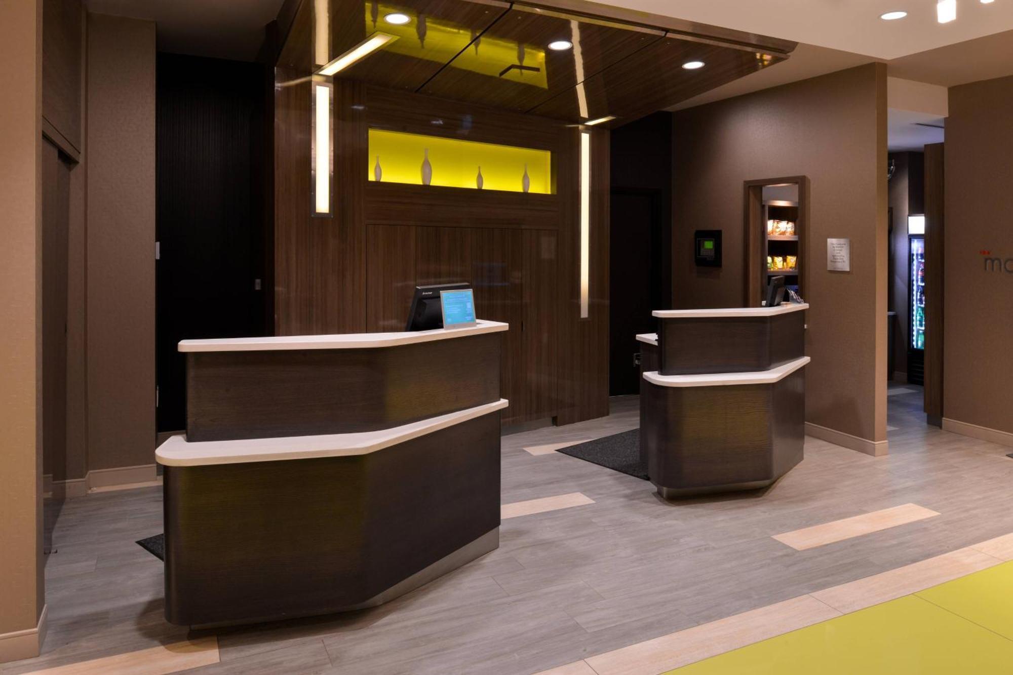 Courtyard By Marriott Saskatoon Airport Hotel Ngoại thất bức ảnh
