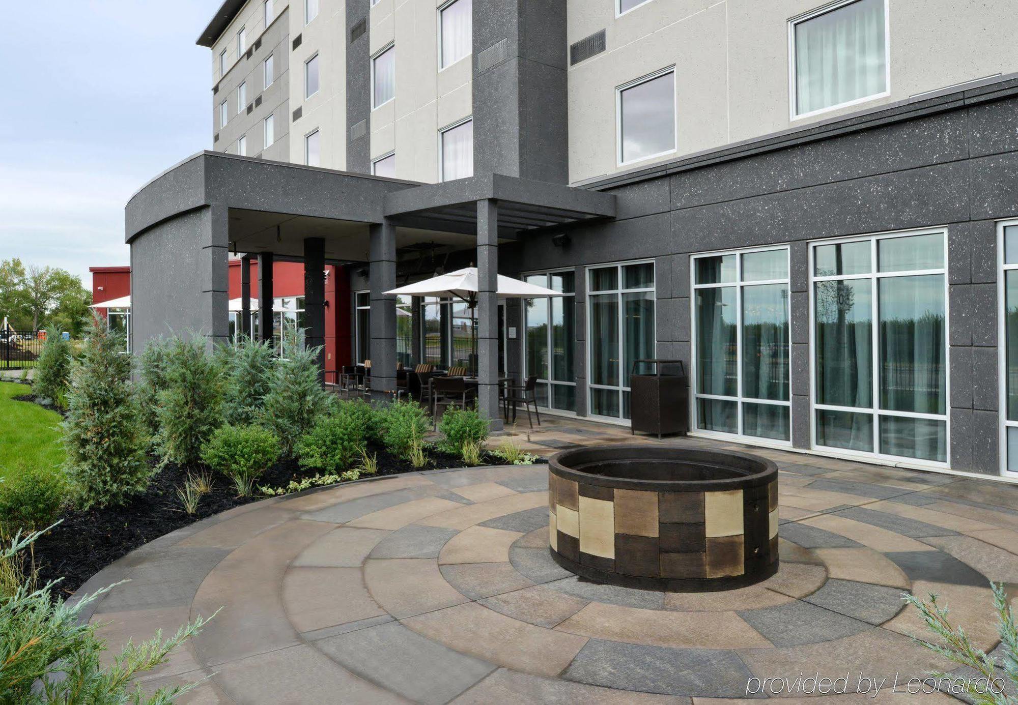 Courtyard By Marriott Saskatoon Airport Hotel Ngoại thất bức ảnh