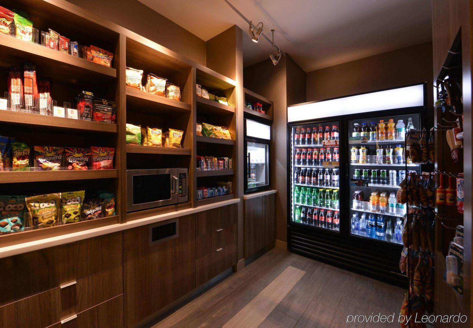 Courtyard By Marriott Saskatoon Airport Hotel Ngoại thất bức ảnh