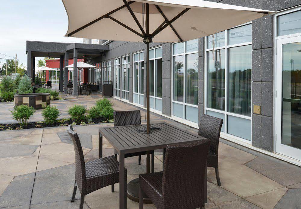 Courtyard By Marriott Saskatoon Airport Hotel Ngoại thất bức ảnh